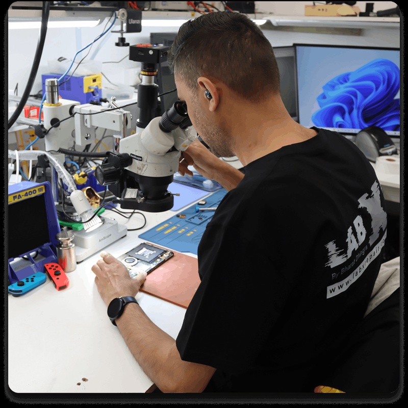 PRC Advanced Microscope Electronics Lab